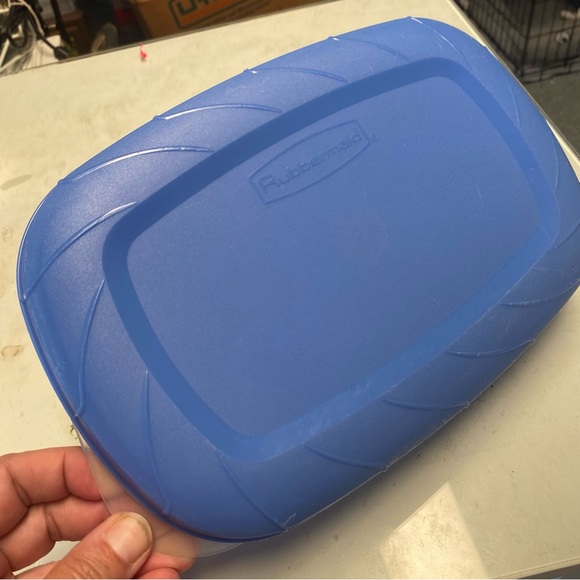 2 Rubbermaid Servin Savers - Picture 9 of 11